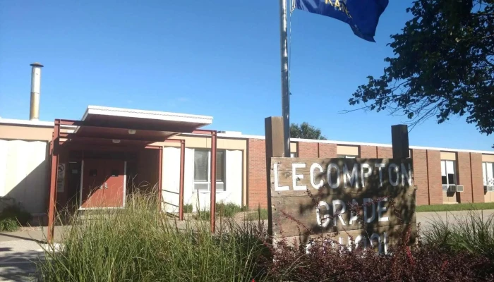Lecompton Elementary School - Lecompton