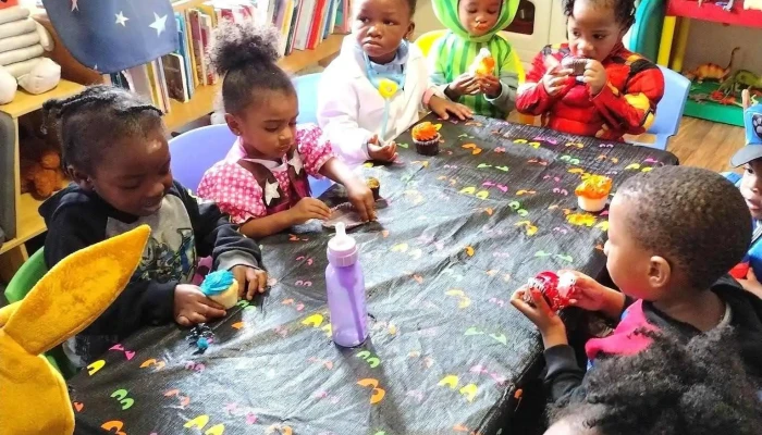 Little Swanns Family Day Care - Waldorf