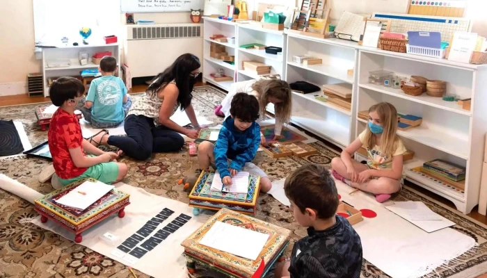 Meeting House Montessori School - Bow